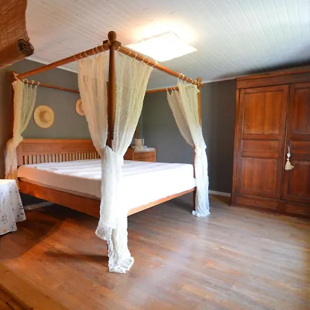 Charming In A Farm With Views Gimnée